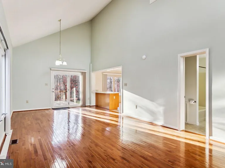 1232 Lakeview Dr — Photo 4