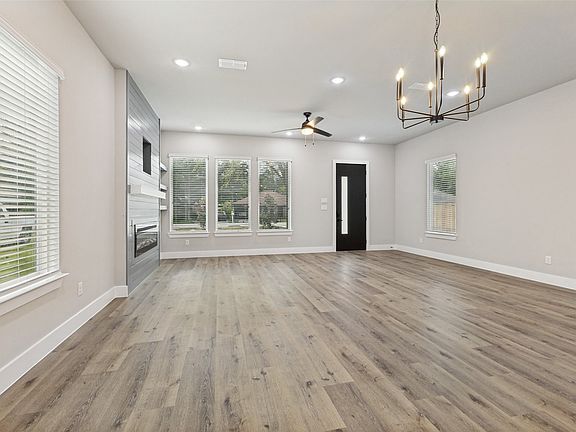 5th image of 2317 Jordan Valley Rd