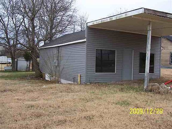 3rd image of 930 W Mississippi St