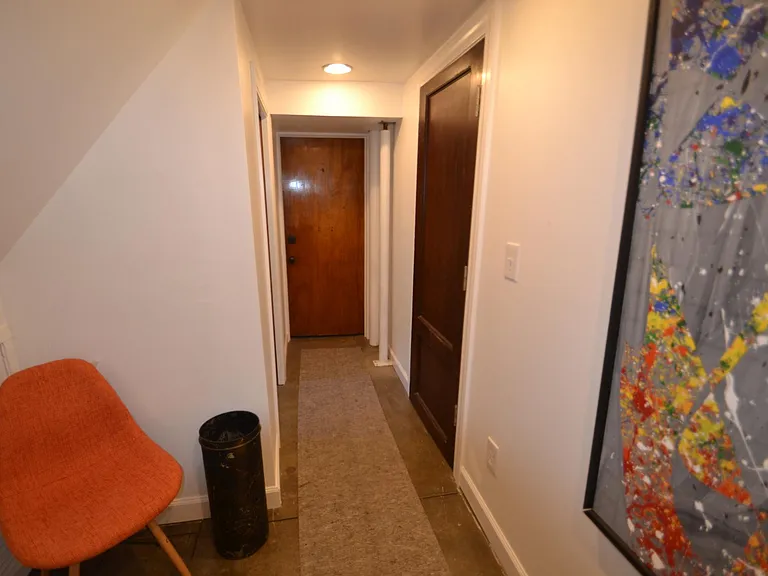 574 Terrace Ave #4 — Photo 4