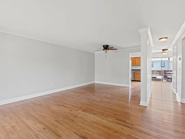 10747 Brice Ct — Photo 2