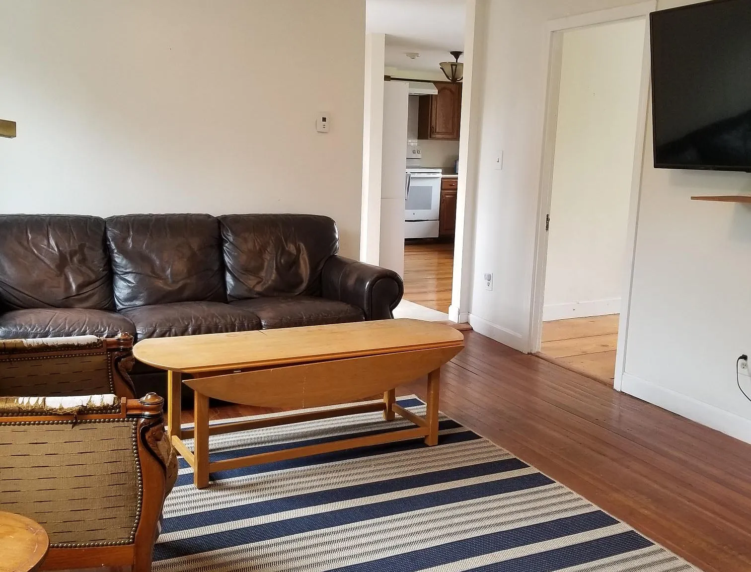 4 bed, 1300 sqft, $3,000 — Photo 2