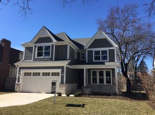 662 S Hawthorne Ave, Elmhurst, IL