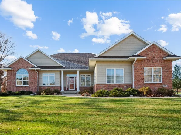 6751 Arrow Point Ct, Marion, IA 52302