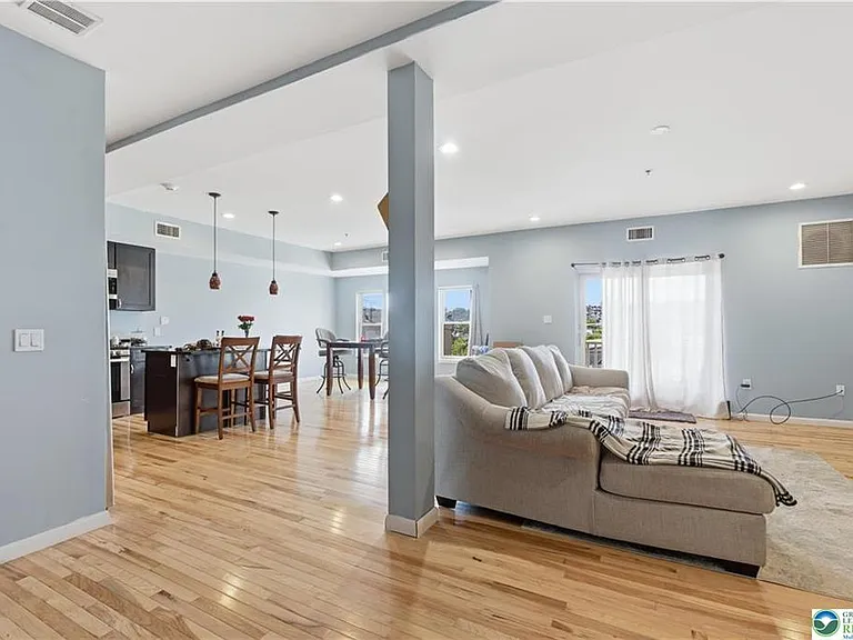 623 Walnut Ave #B2 — Photo 3