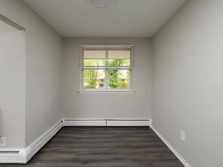 Croftwood Apartments — Photo 9