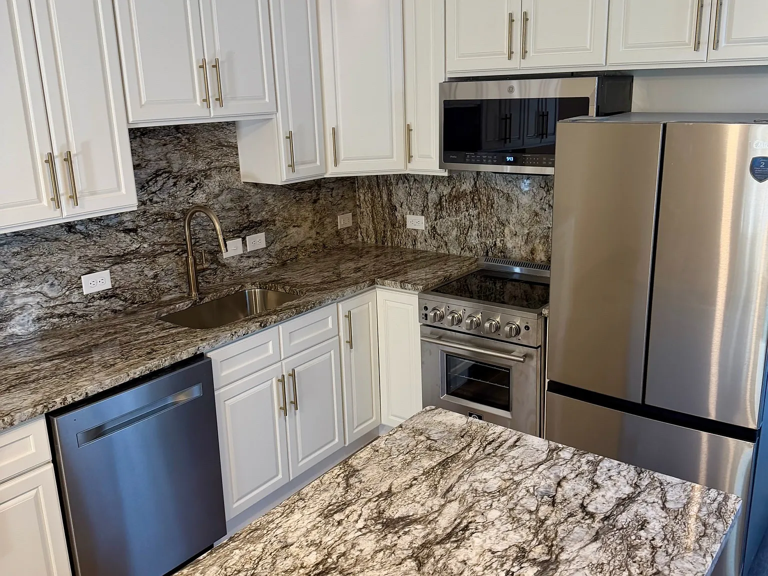 2 bed, 770 sqft, $1,895 — Photo 4
