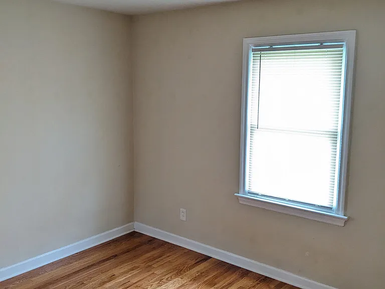 9226 Guthrie Ave — Photo 6