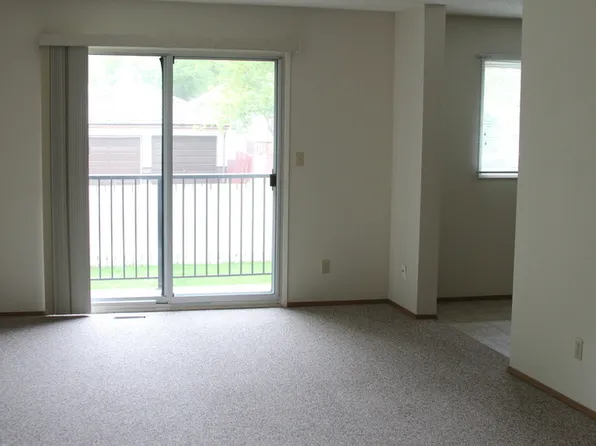 8955 80th Ave NW #8955, Edmonton, AB T6C 0T6