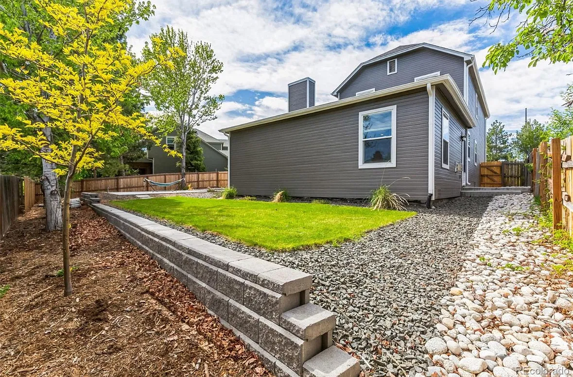 18335 E Bellewood Dr — Photo 3
