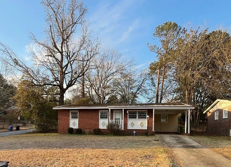 4970 Gardiner Dr — Photo 1