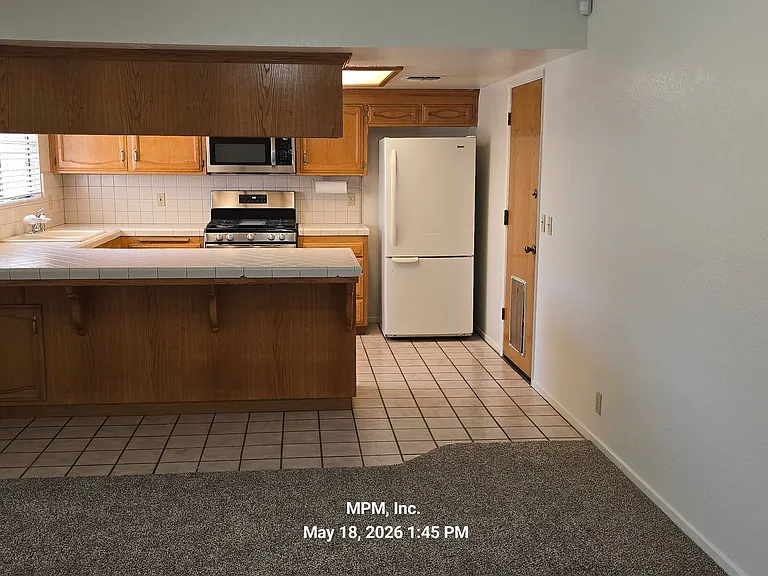 950 Player Ln — Photo 21