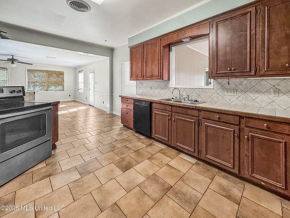 4th image of 3018 Wardlaw Rd