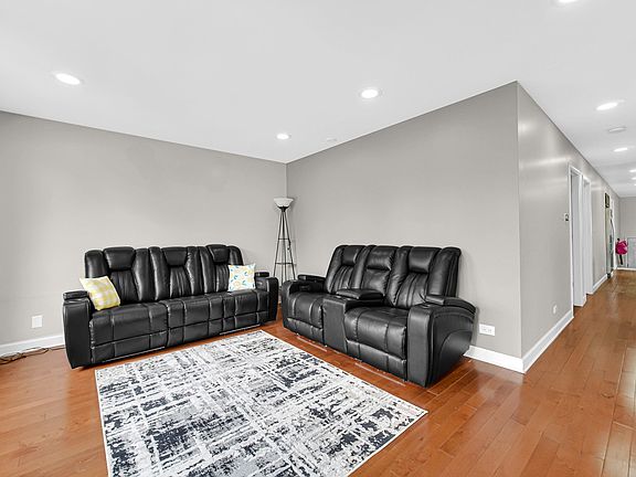4th image of 3501 Sarah St
