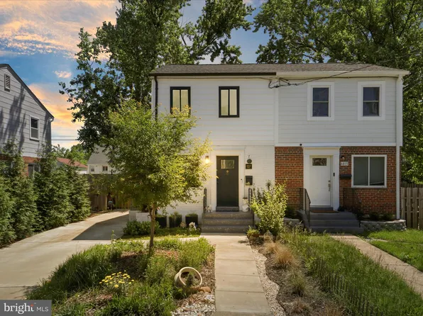 6813 Radcliffe Dr, Alexandria, VA 22307