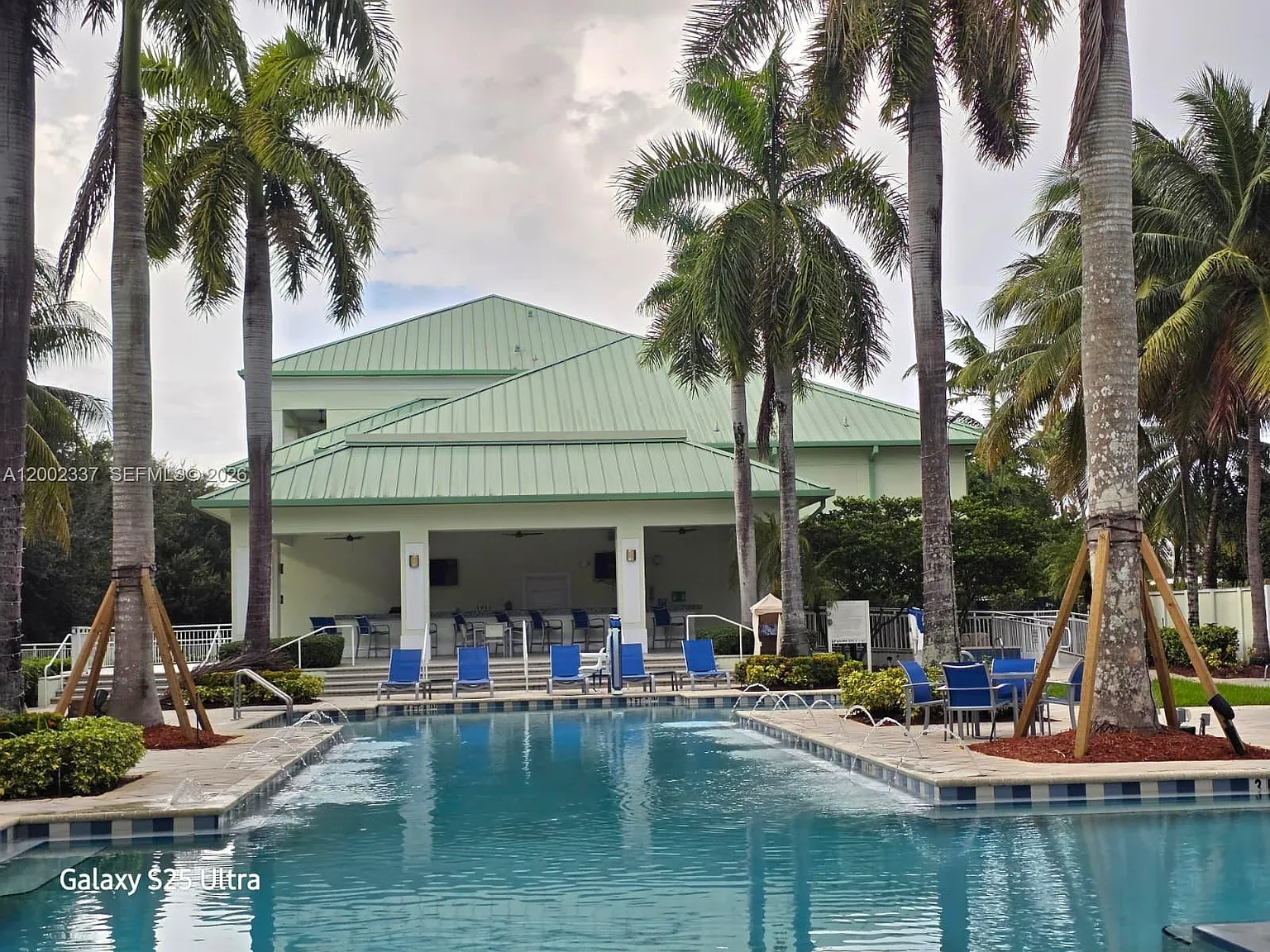 The Blue A Resort Hotel C — Photo 1