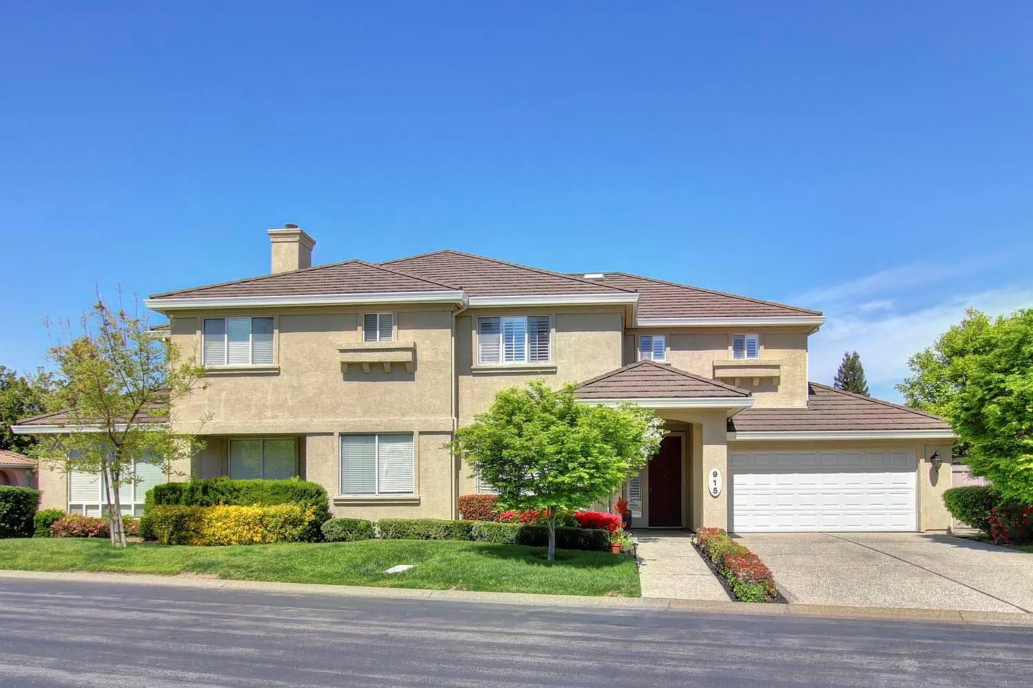 915 S Beach Dr photo 1