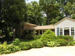 6801 Sue Paige Ct, Springfield, VA 22152