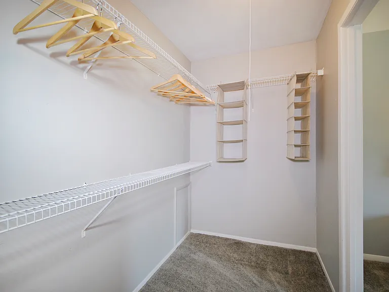 214 S Hewitt Rd — Photo 19