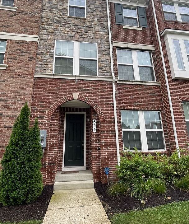 1st image of 634 Cobbler Pl