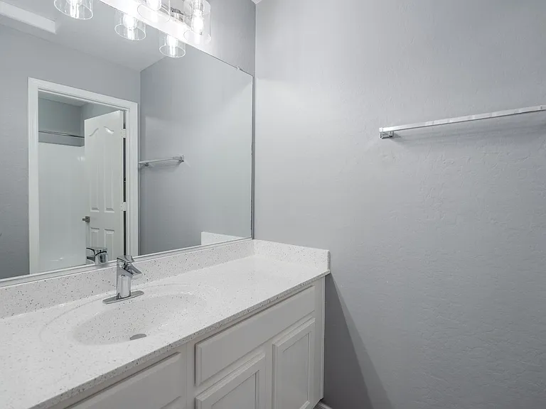 1546 E Nightingale Ln — Photo 63