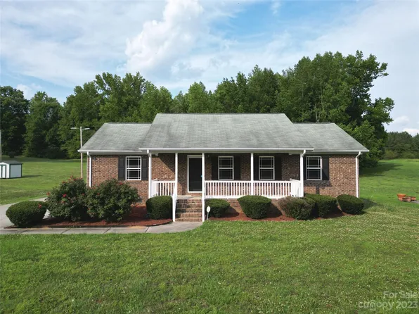 877 McRae Ave, Wadesboro, NC 28170