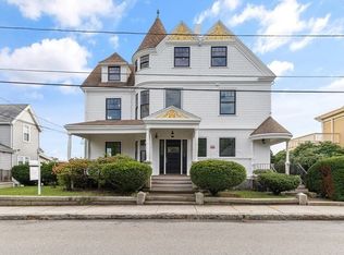 32 Beacon St APT 3, Gloucester, MA 01930