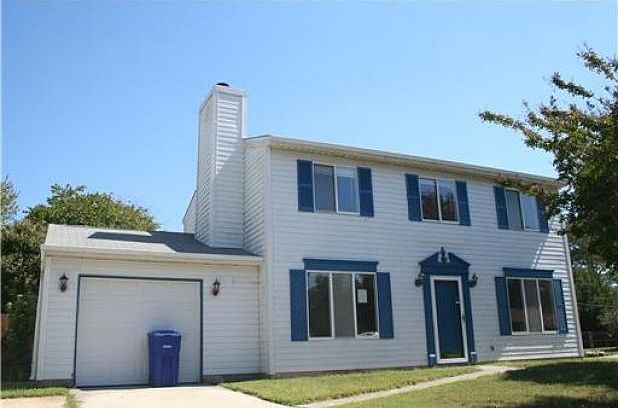 1st image of 703 Chatsworth Dr
