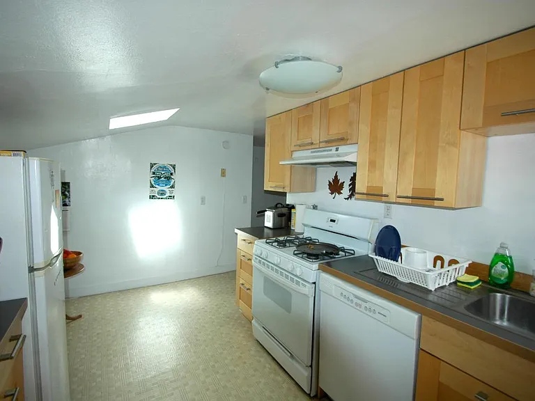 537 Orange St #3 — Photo 10