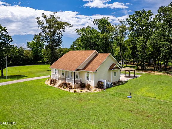 2nd image of 105 Hidden Springs Dr