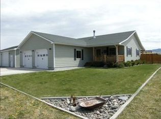6 Lakeview Ct, Cody, WY 82414