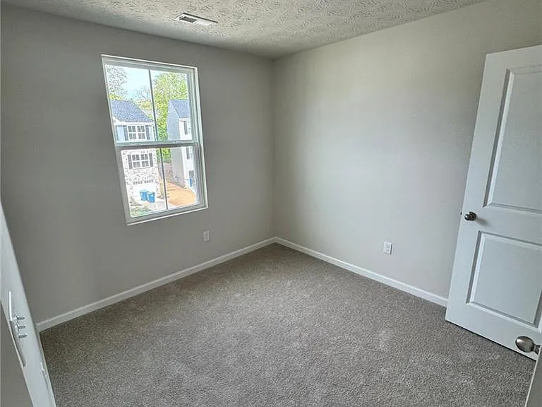 4034 Hemlock Ct — Photo 39