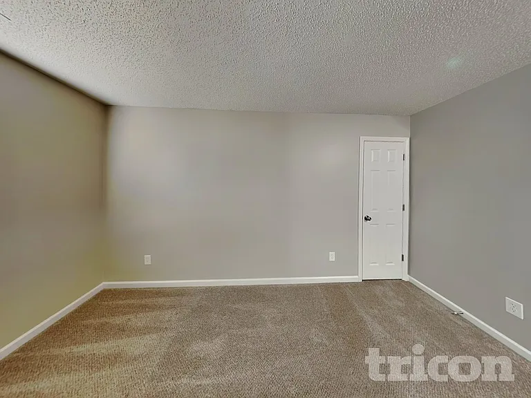 2208 Ballingarry Dr — Photo 17