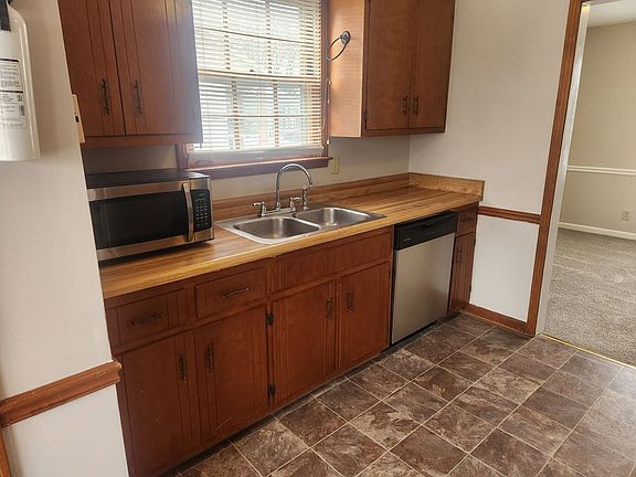 5th image of 118 Cunningham Pl