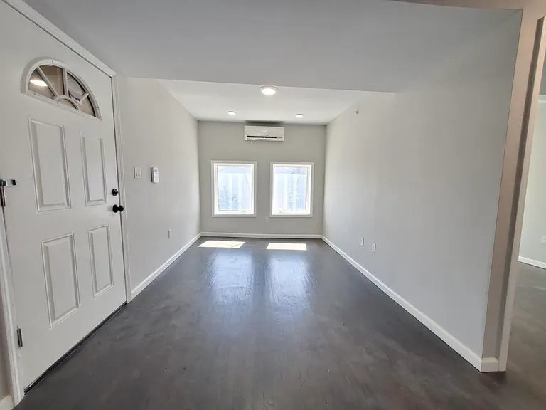 557 Ocean Ave #3 — Photo 3