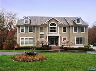 579 Brook Ave, River Vale, NJ 07675