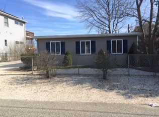 7 Betty Dr, Manahawkin, NJ 08050