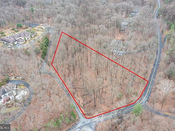 5th image of 10 Hidden Pond Dr