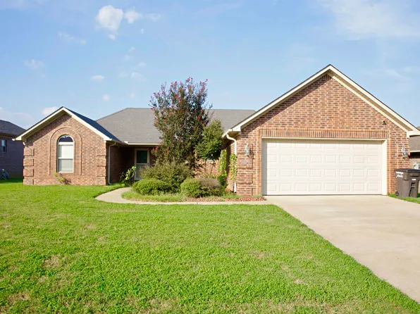 1300 Mesquite Trl, Jacksonville, AR 72076