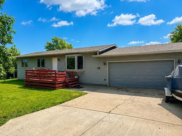 13416 Grandview Dr N, Williston, ND 58801