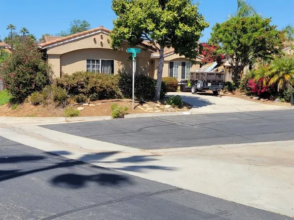2299 San Remo Cir, Vista, CA 92084