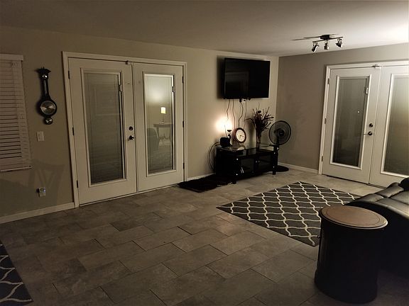 4th image of 8500 N Golfview Dr