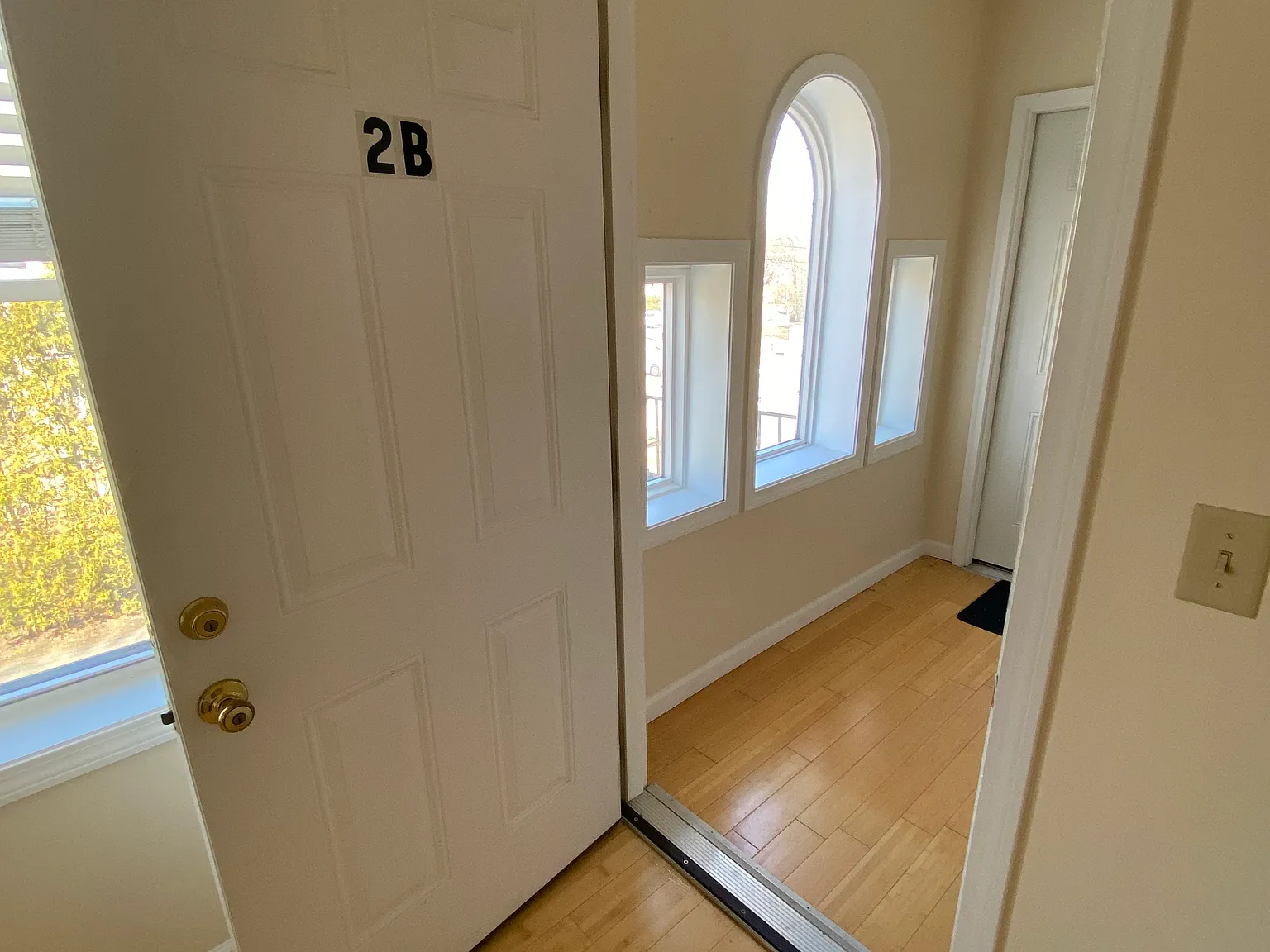 2 bed, $2,050 — Photo 1