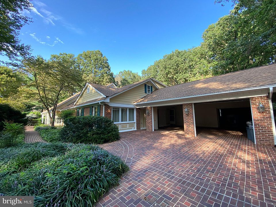 1st image of 2695 Linda Marie Dr