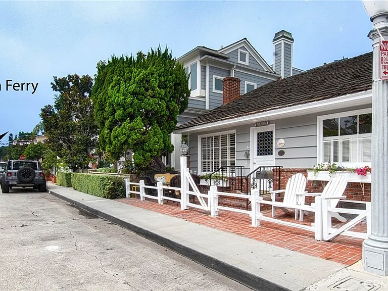 209 Agate Ave — Photo 2
