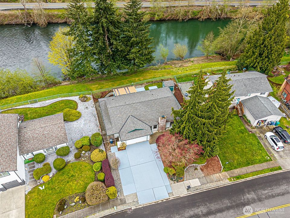 1st image of 1808 Riverview Drive NE