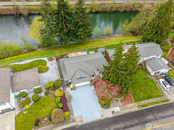 1808 E Riverview Drive NE, Auburn, WA 98002