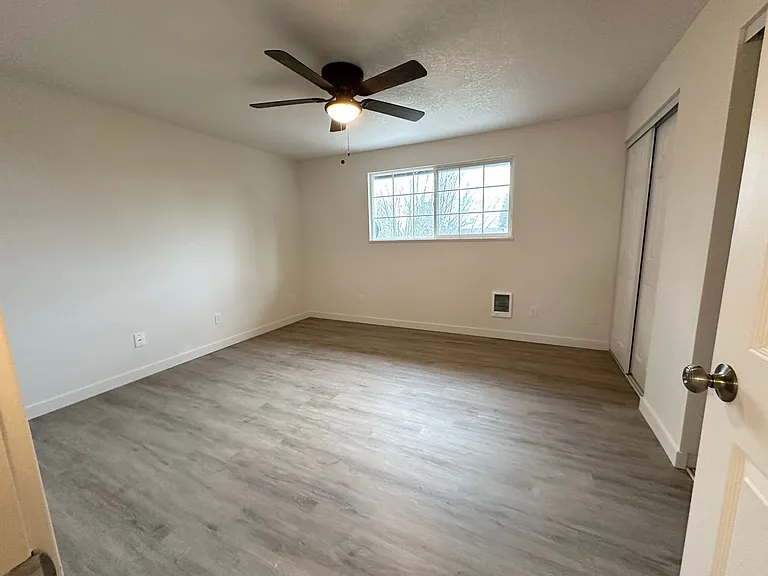 2795 N Clark Ct — Photo 16