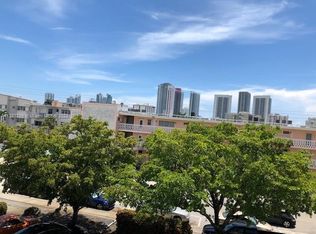 455 Golden Isles Dr APT 305, Hallandale, FL 33009