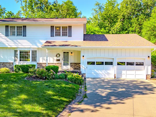 1327 S 4th Ave W, Newton, IA 50208